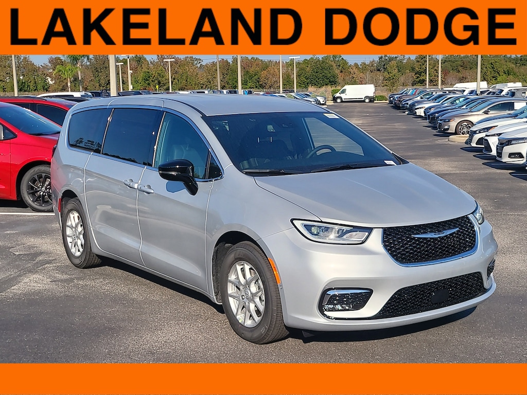 New 2026 Chrysler Pacifica SELECT Passenger Van