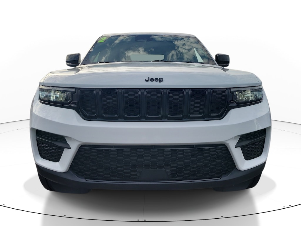 Used 2022 Jeep Grand Cherokee Laredo SUV