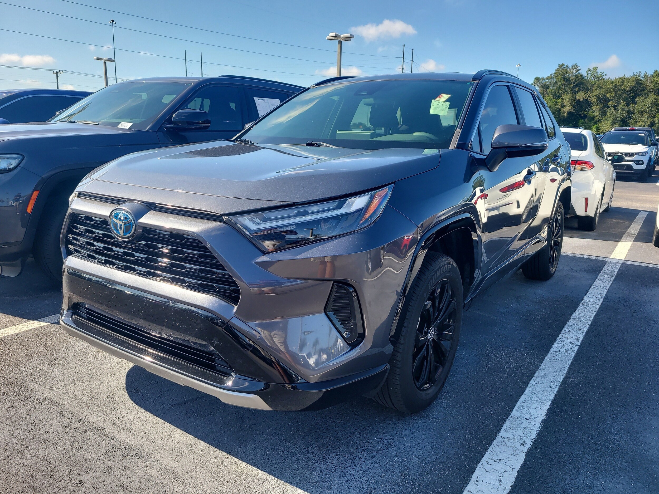 2023 Toyota RAV4 Hybrid SE photo 2