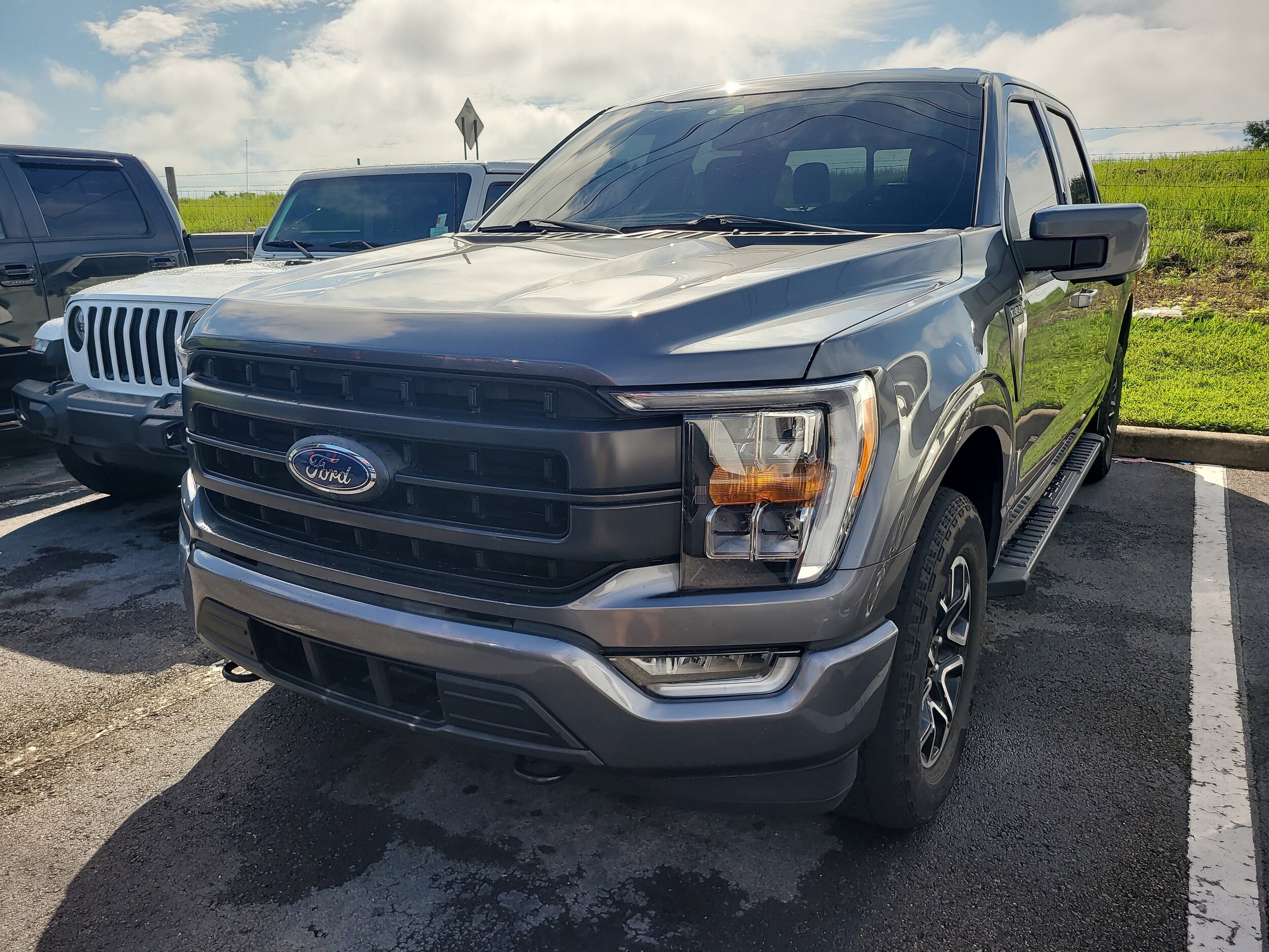 2022 Ford F-150 Lariat photo 3