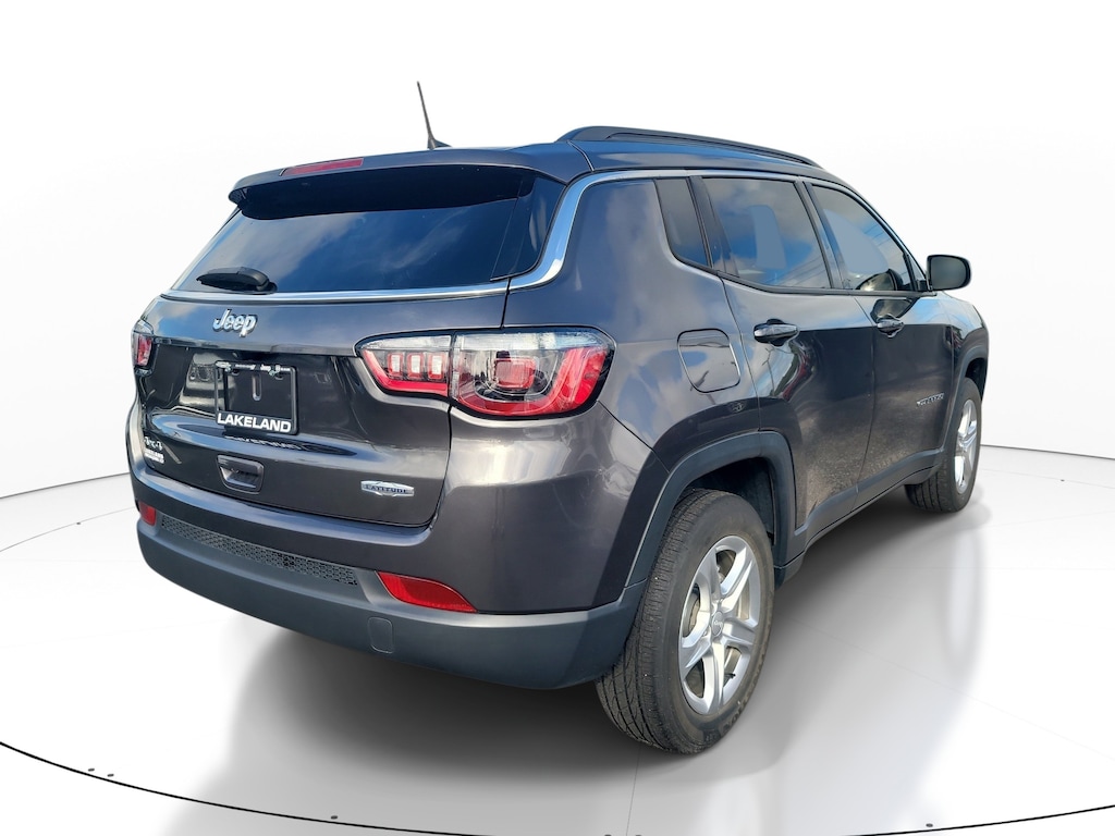 Used 2023 Jeep Compass Latitude SUV