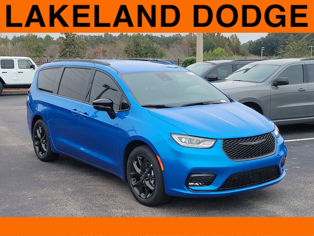 New 2026 Chrysler Pacifica SELECT Passenger Van