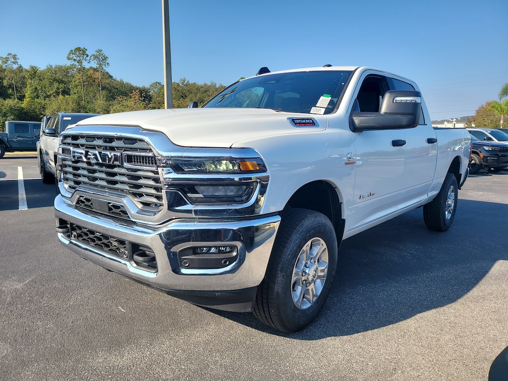 New 2026 Ram 3500 BIG HORN CREW CAB 4X4 6'4 BOX Pickup