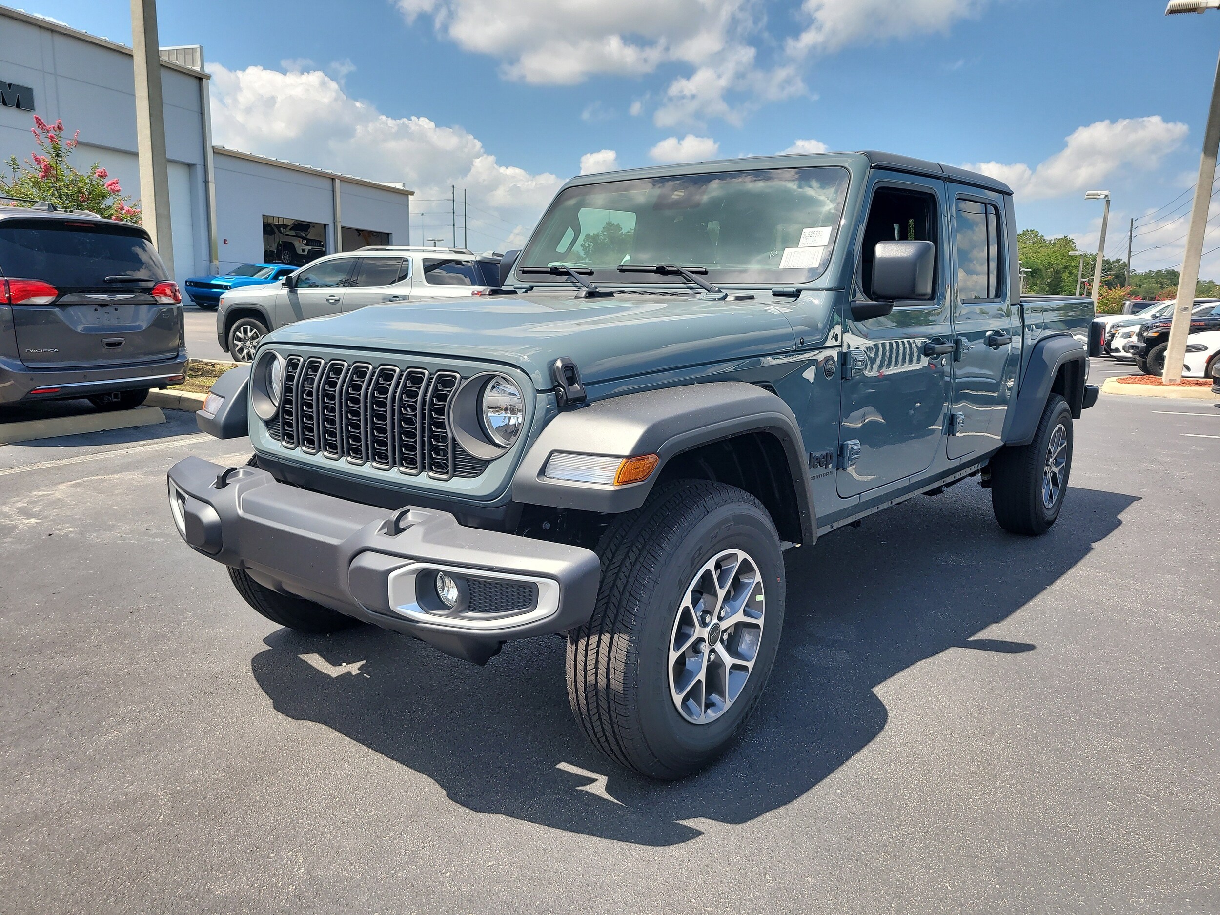 2025 Jeep Gladiator Sport S photo 4