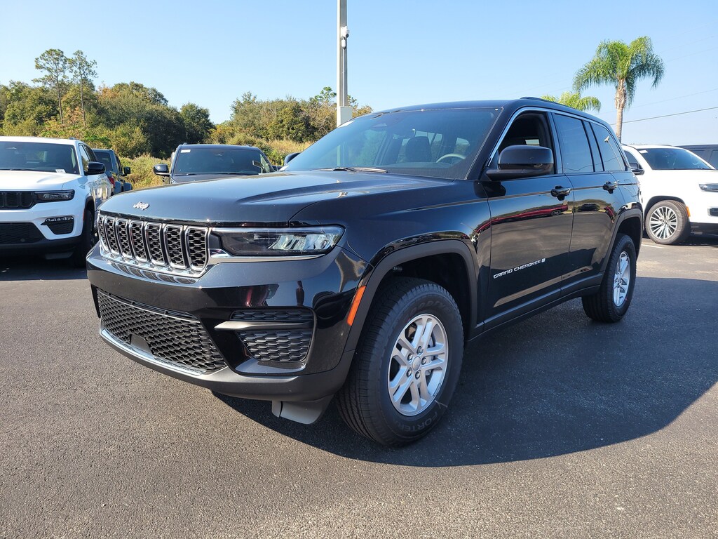 New 2025 Jeep Grand Cherokee LAREDO 4X4 Sport Utility