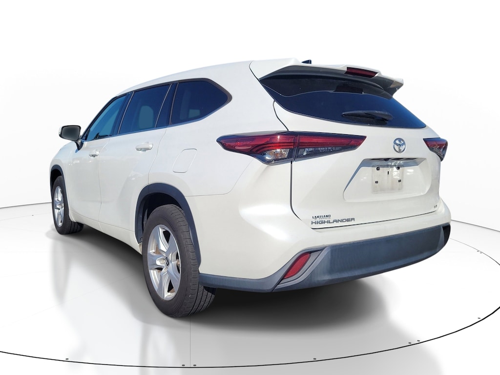Used 2022 Toyota Highlander LE SUV