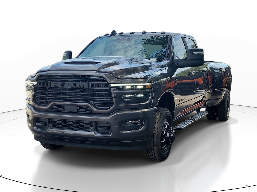 New 2026 Ram 3500 LARAMIE CREW CAB 4X4 8' BOX Pickup