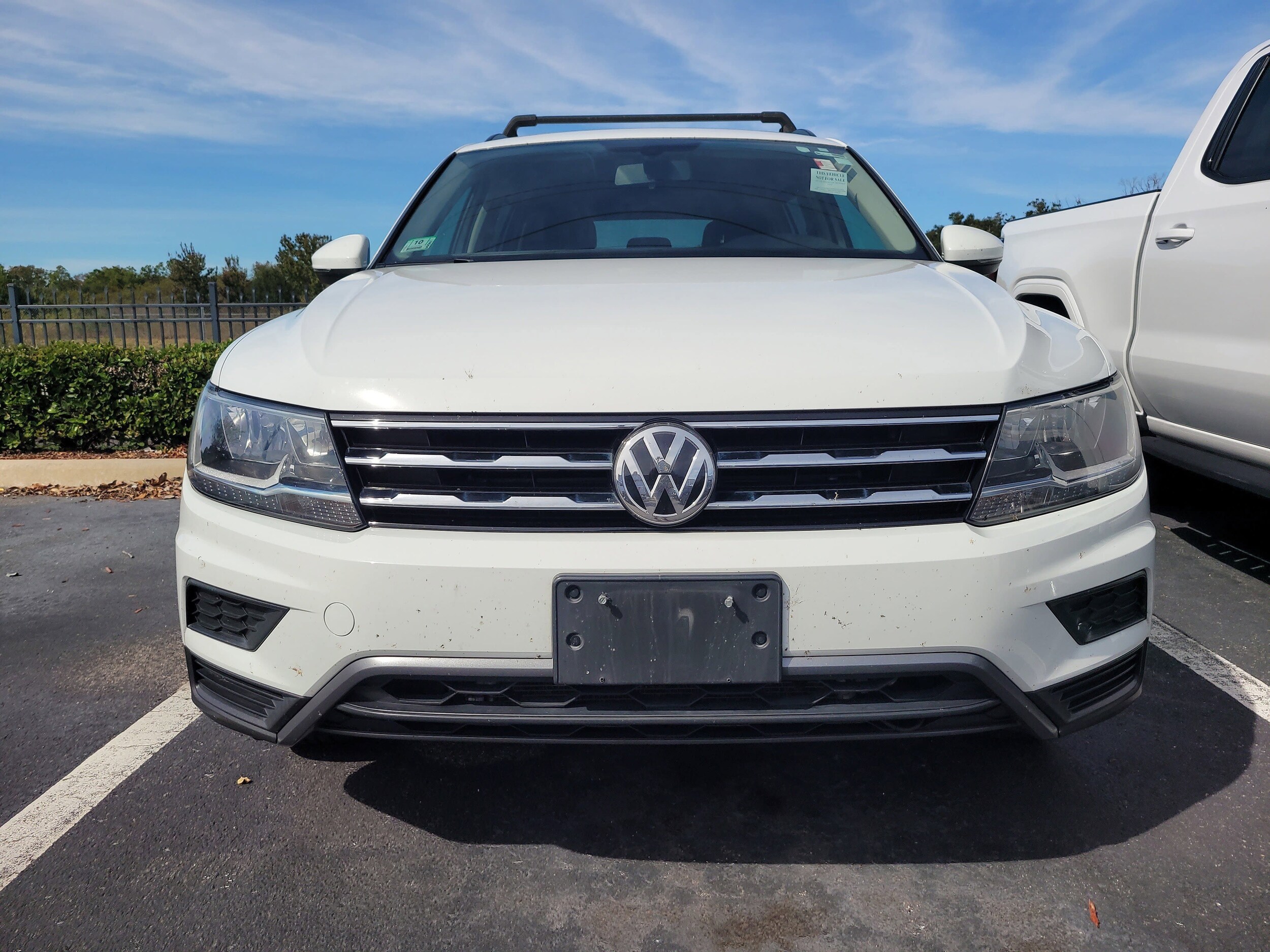 2020 Volkswagen Tiguan SE photo 2