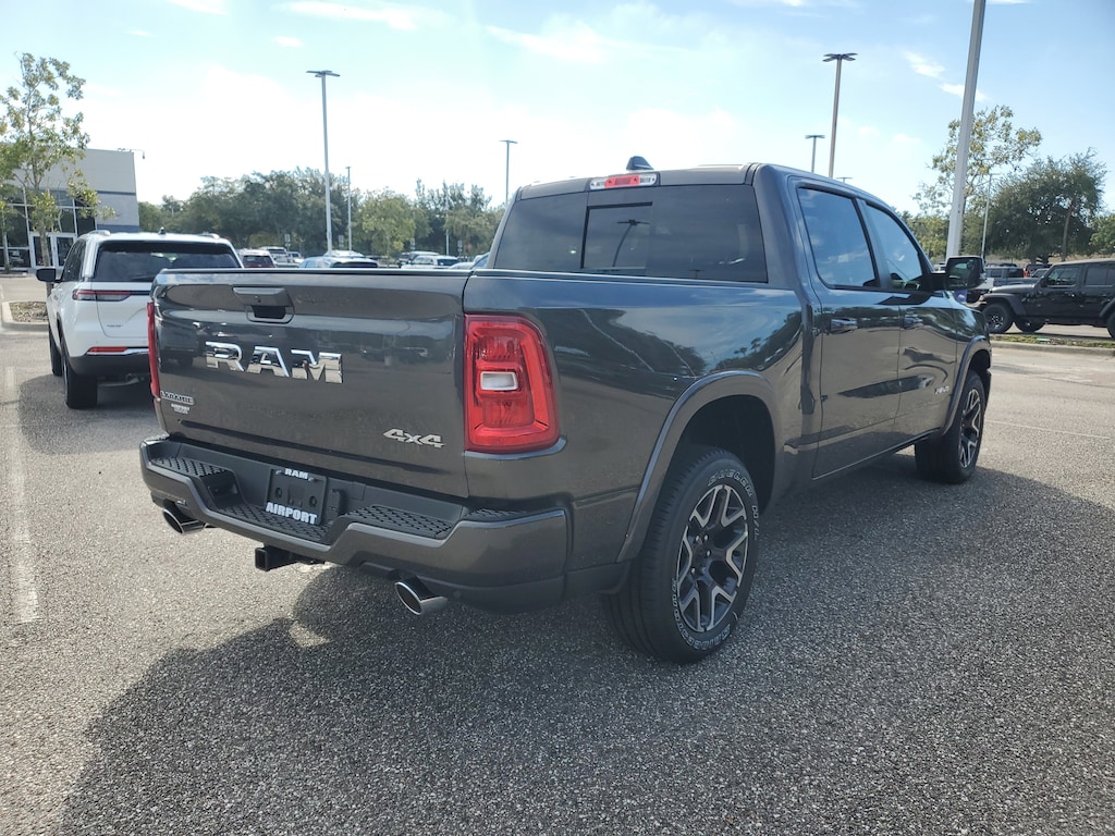 New 2026 Ram 1500 LARAMIE CREW CAB 4X4 5'7 BOX Pickup