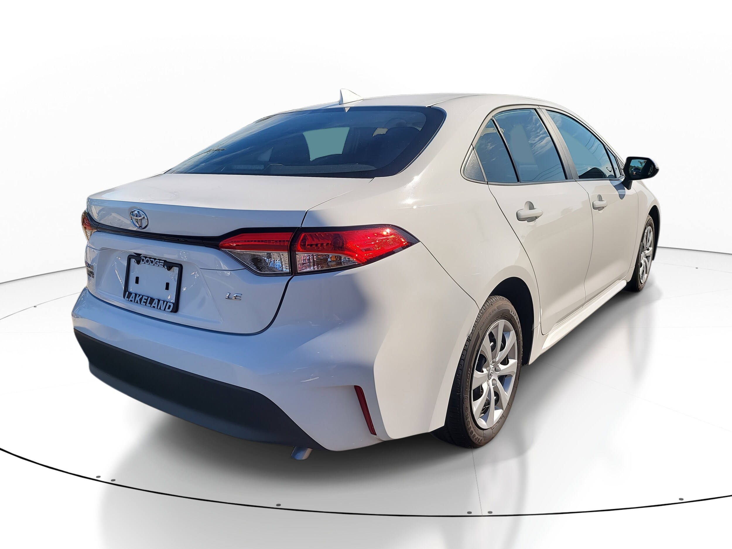 2024 Toyota Corolla LE photo 4