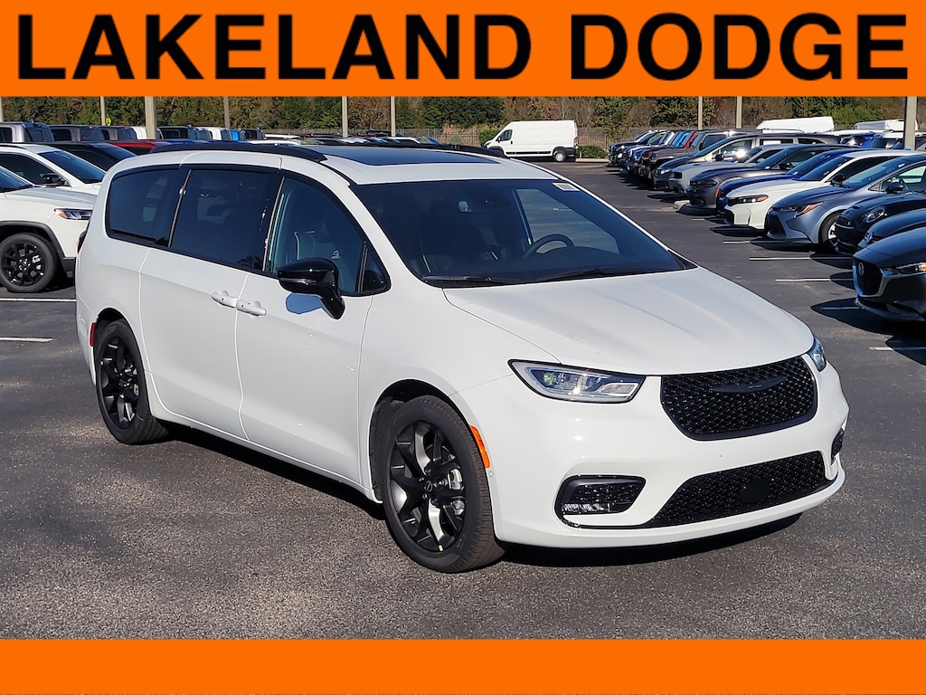 New 2026 Chrysler Pacifica LIMITED Passenger Van