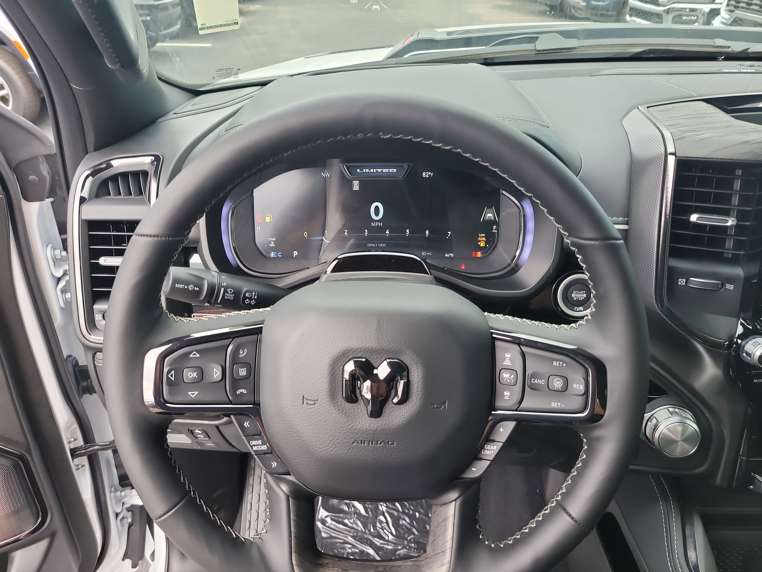 2026 RAM 1500 Limited - Photo 19