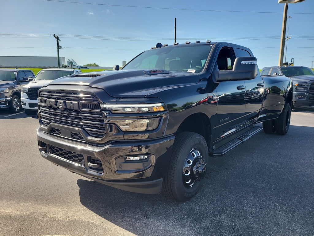 New 2026 Ram 3500 LARAMIE CREW CAB 4X4 8' BOX Pickup