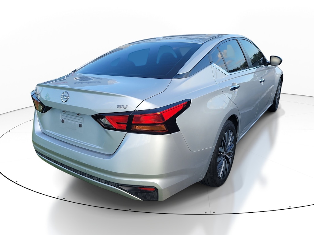 Used 2024 Nissan Altima 2.5 SV Sedan