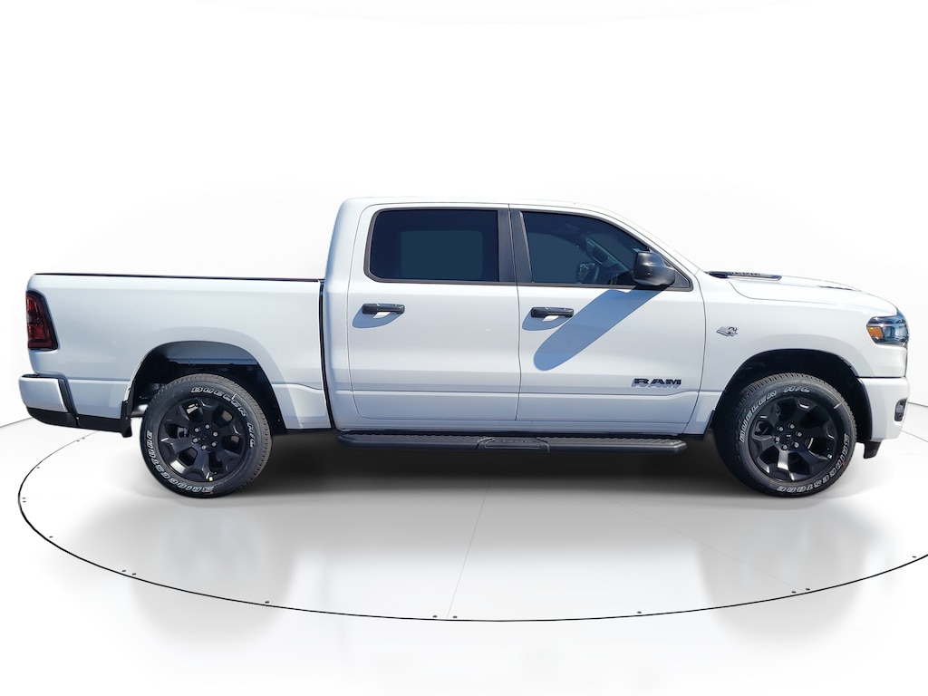 New 2026 Ram 1500 EXPRESS CREW CAB 4X4 5'7 BOX Pickup