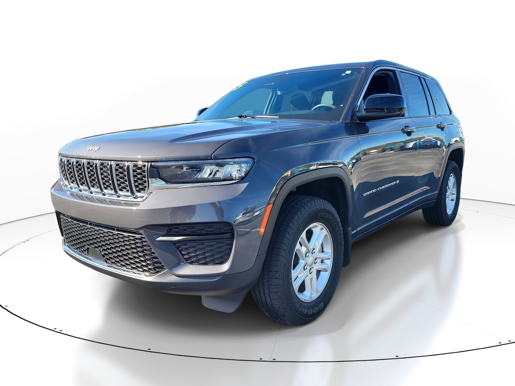 Used 2025 Jeep Grand Cherokee Laredo SUV