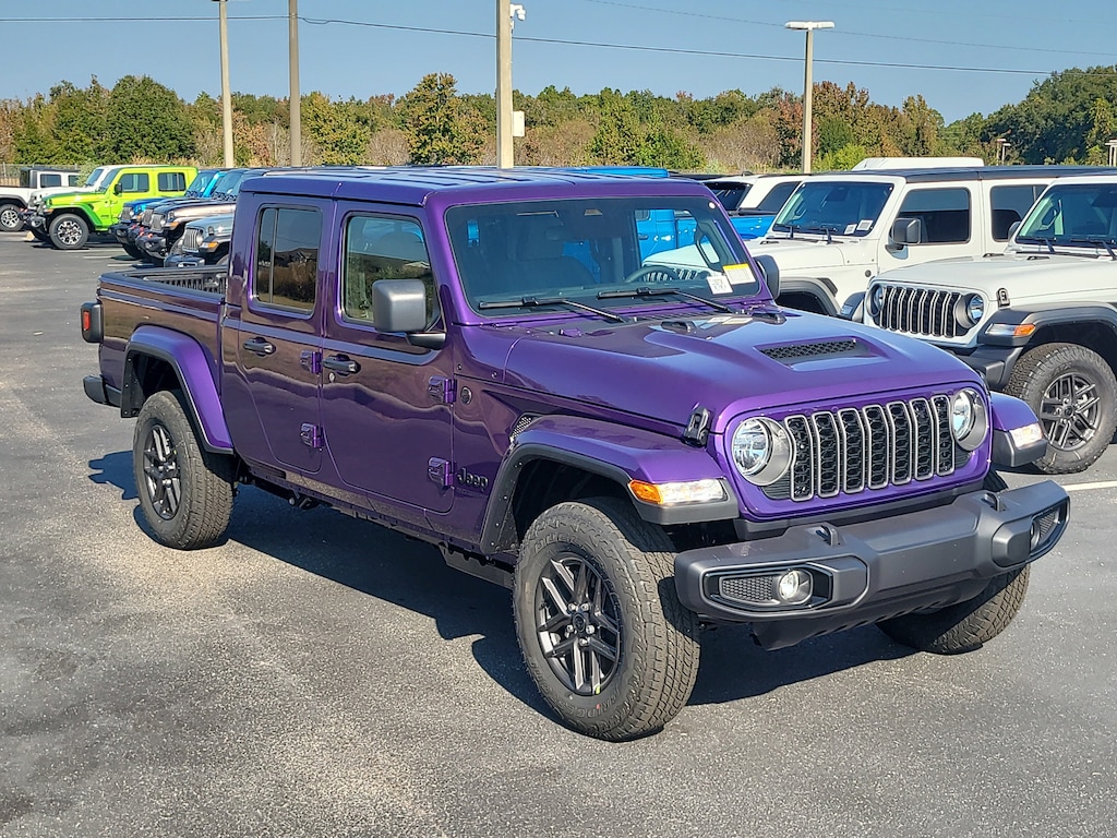 New 2026 Jeep Gladiator SPORT S 4X4 Pickup