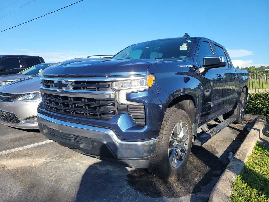 Used 2022 Chevrolet Silverado 1500 LT w/1LT Truck Crew Cab