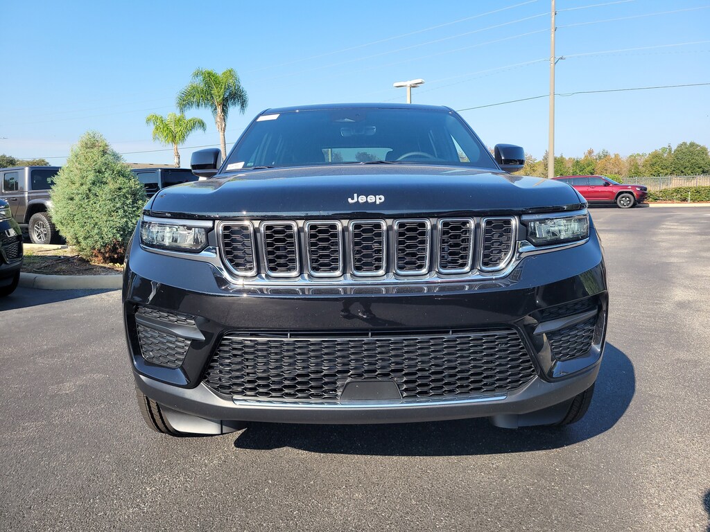 New 2025 Jeep Grand Cherokee LAREDO 4X4 Sport Utility
