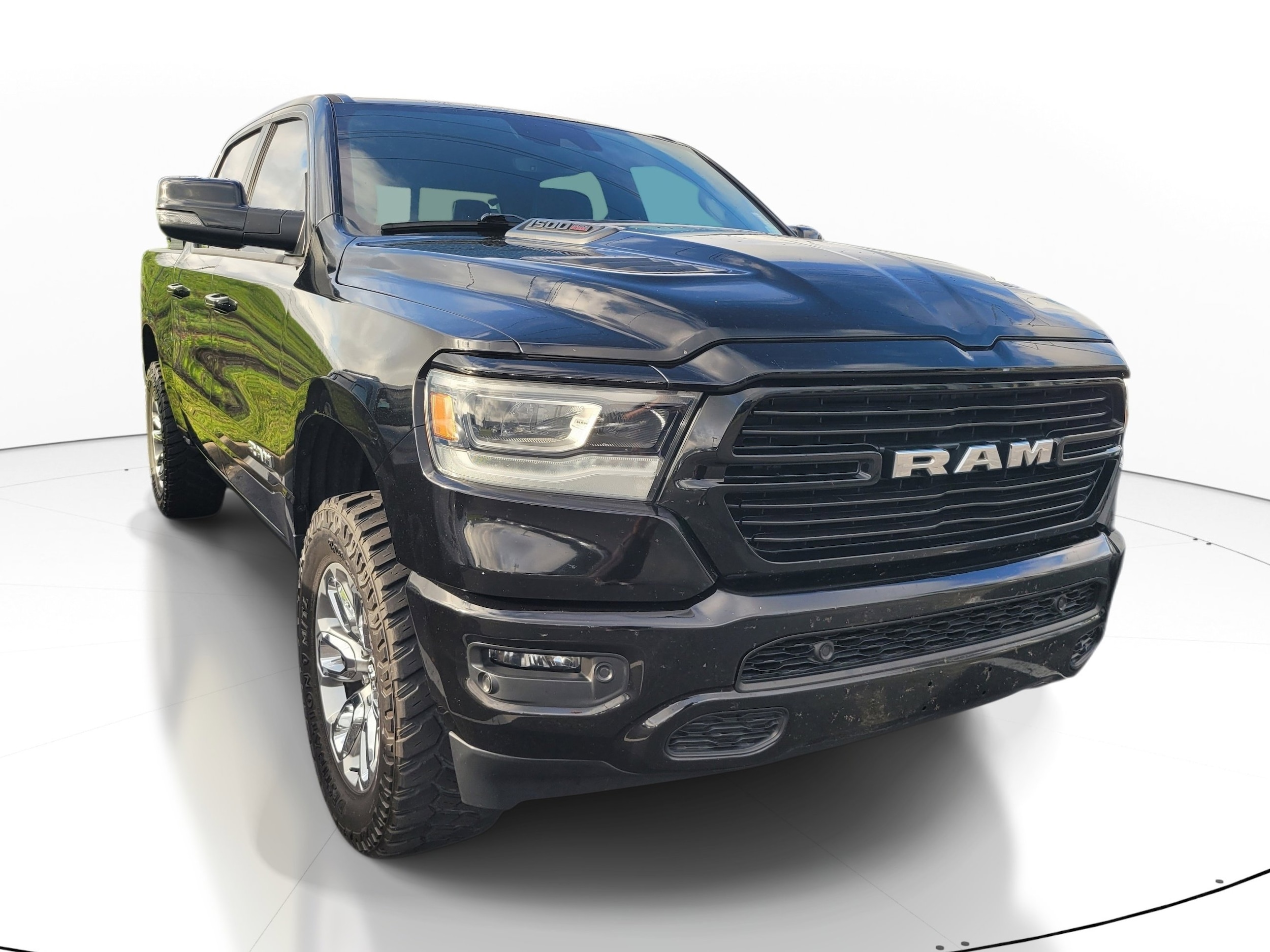 2023 RAM 1500 Laramie 4x4 Crew Cab 5'7's photo