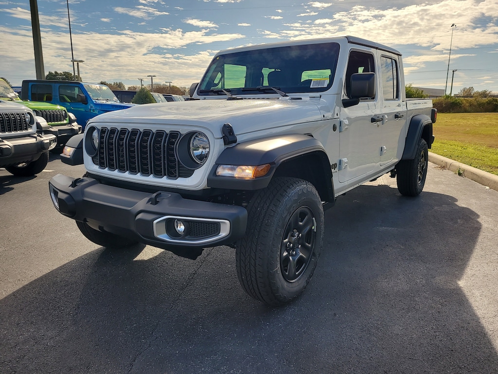 New 2026 Jeep Gladiator SPORT 4X4 Pickup