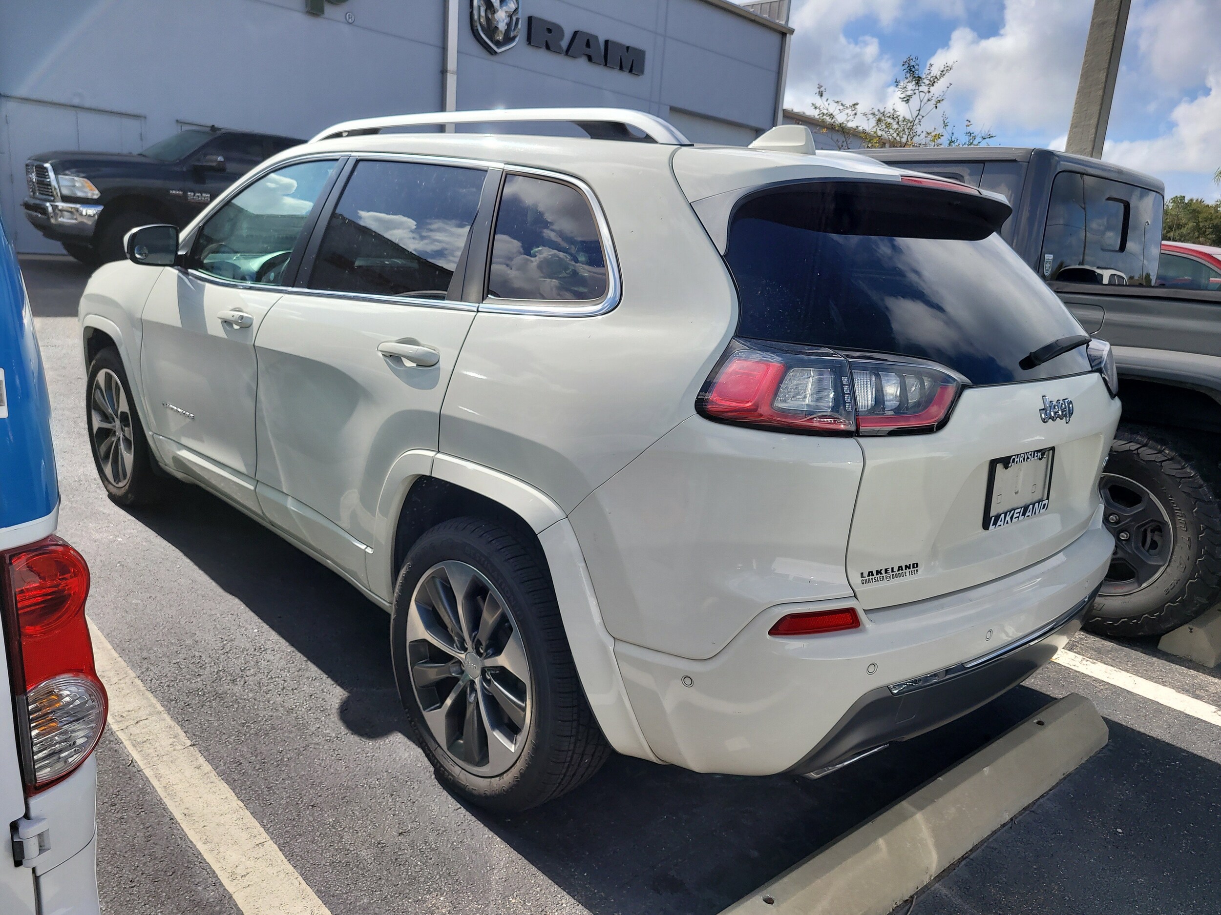 2019 Jeep Cherokee Overland photo 4
