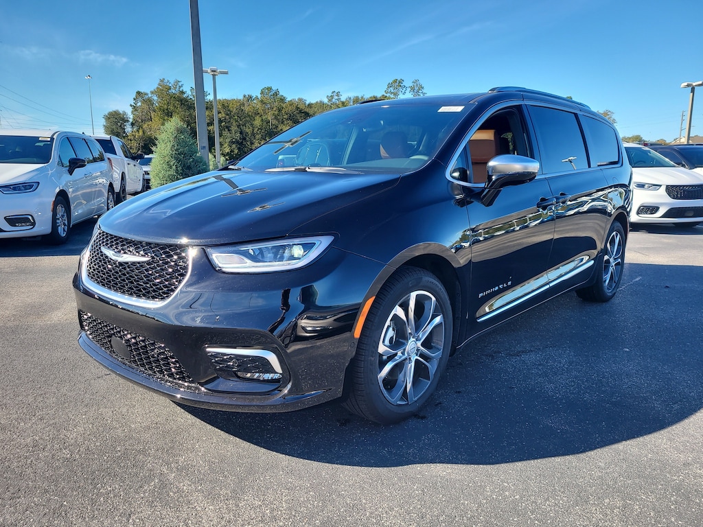 New 2026 Chrysler Pacifica PINNACLE Passenger Van