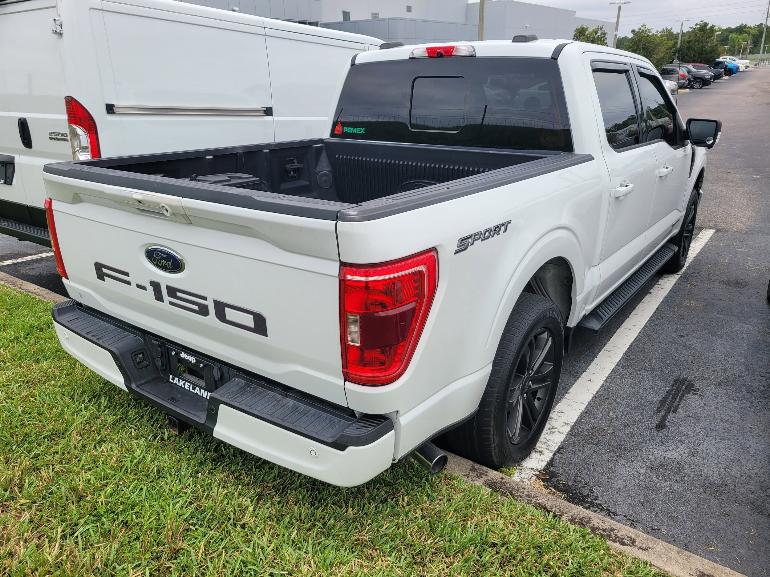 2021 Ford F-150 XLT photo 3