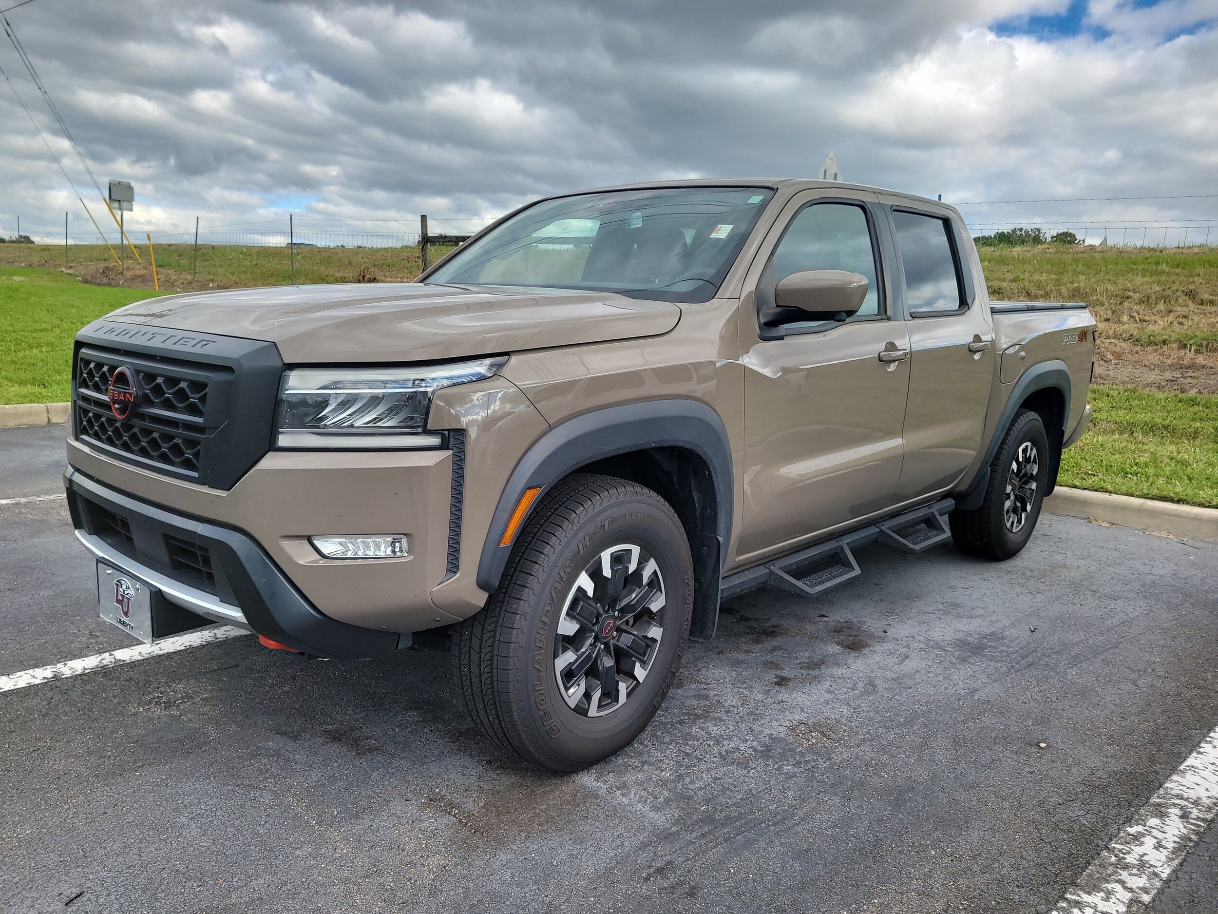 2022 Nissan Frontier PRO-4X photo 3
