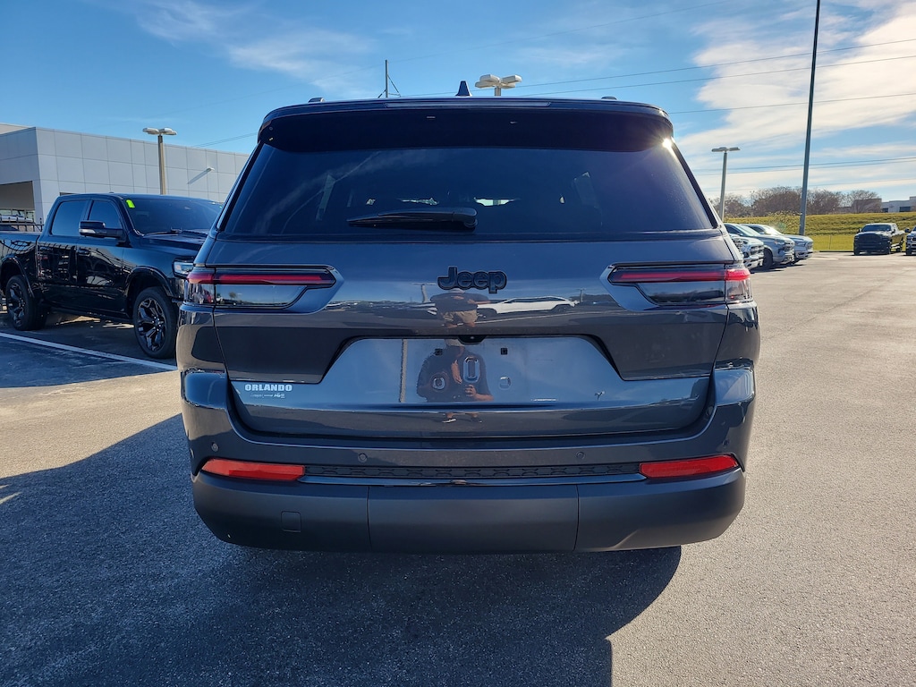 Used 2025 Jeep Grand Cherokee L Laredo SUV