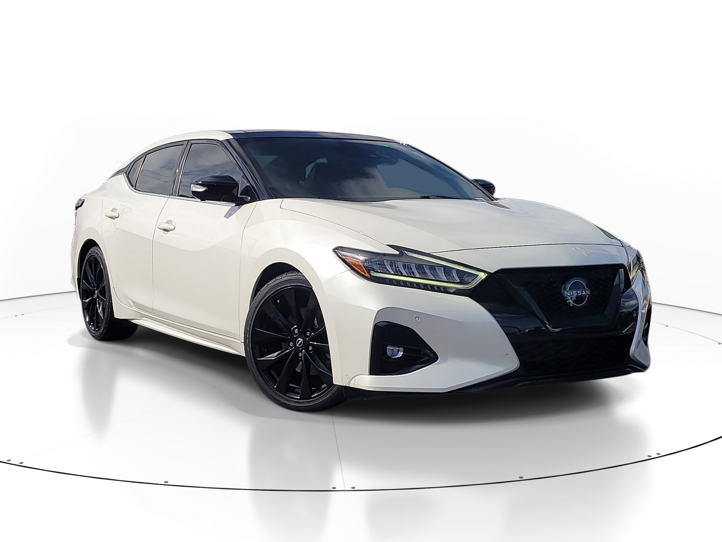 2023 Nissan Maxima SR's photo