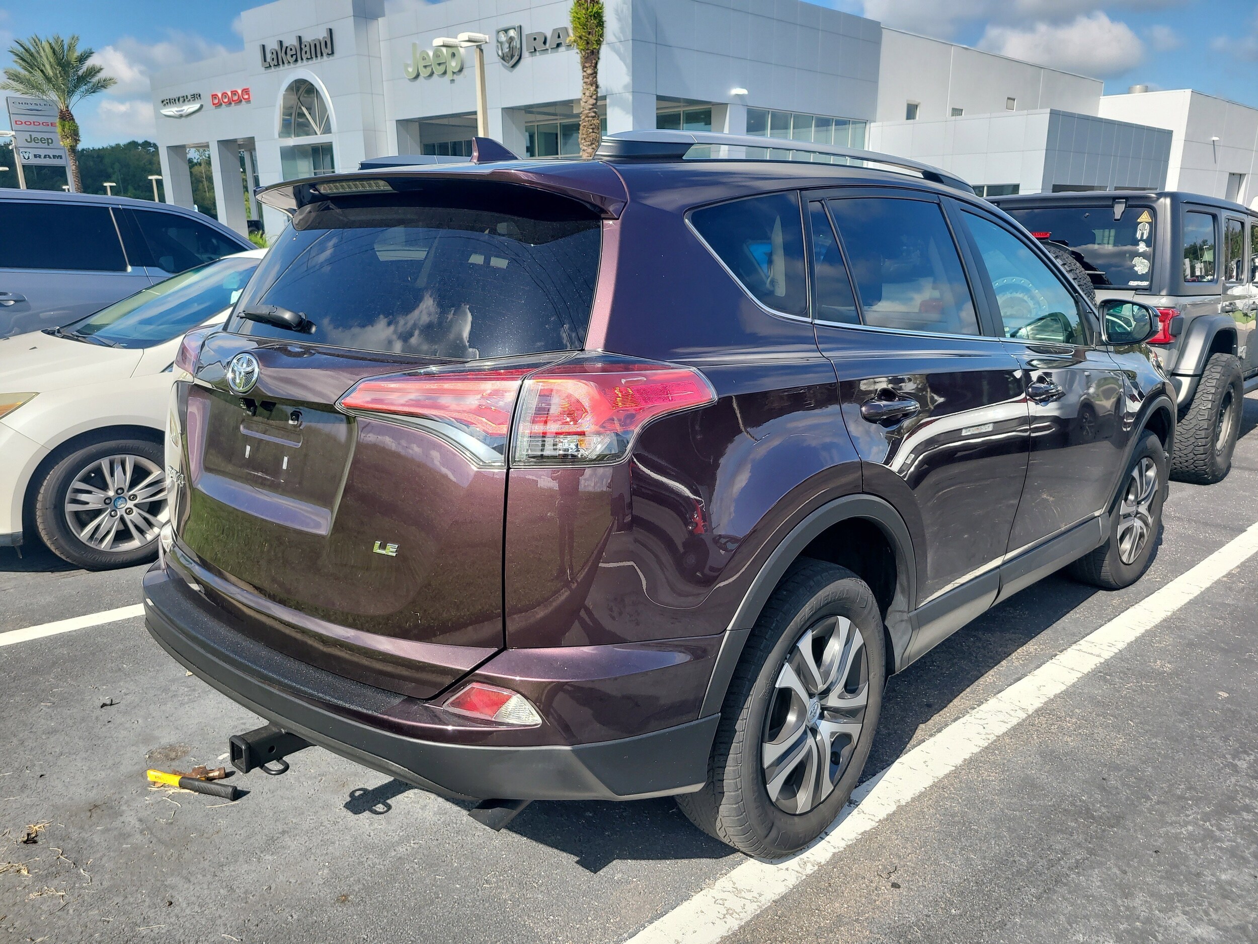 2018 Toyota RAV4 LE photo 4