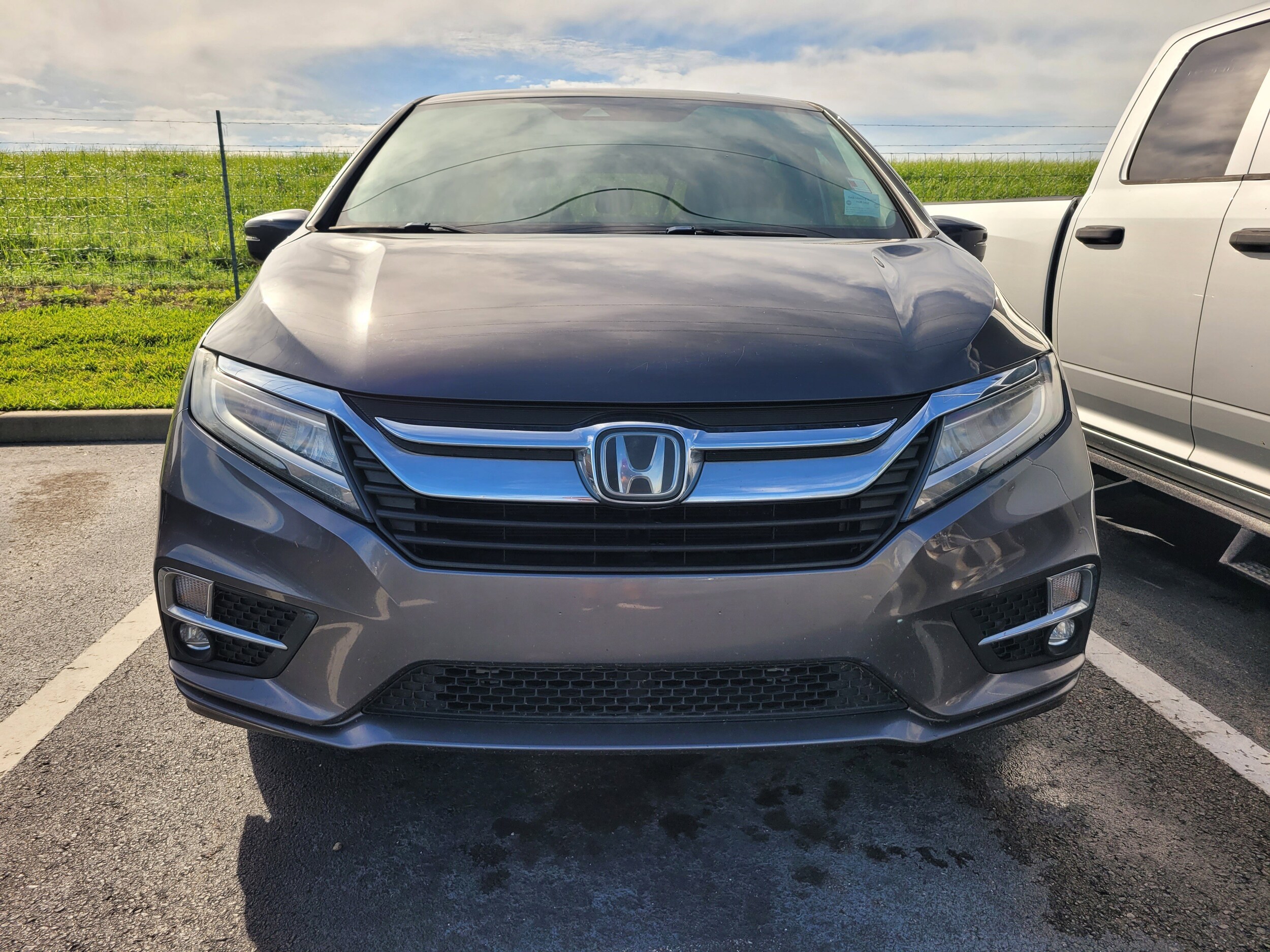 2019 Honda Odyssey Touring photo 2