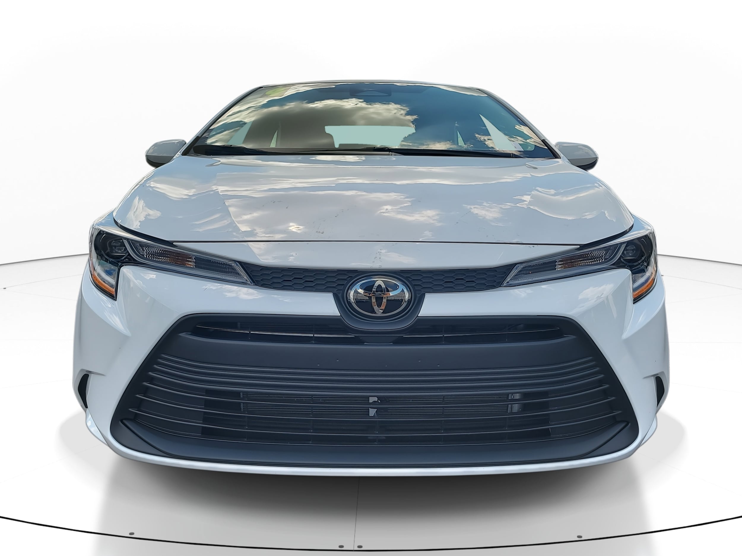 Used 2024 Toyota Corolla LE with VIN 5YFB4MDE1RP173863 for sale in Northfield, Minnesota