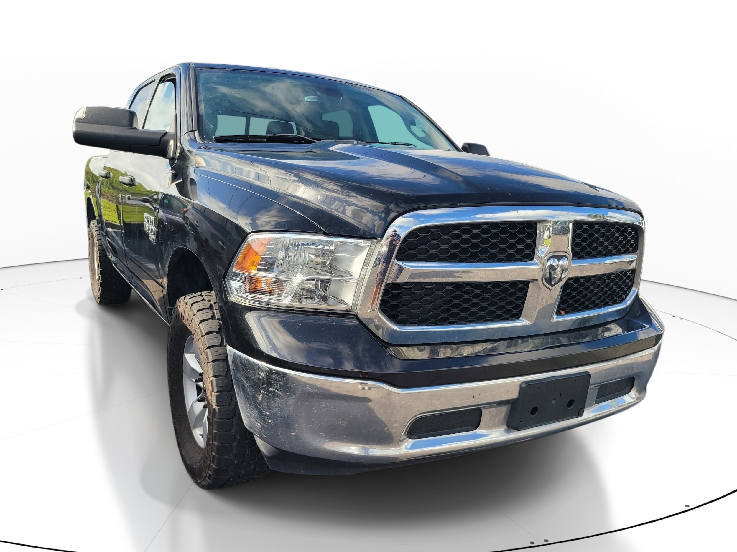 2023 RAM 1500 Classic SLT 4x4 Crew Cab 5'7's photo