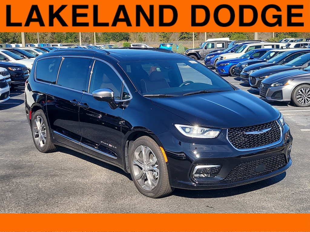 New 2026 Chrysler Pacifica PINNACLE Passenger Van