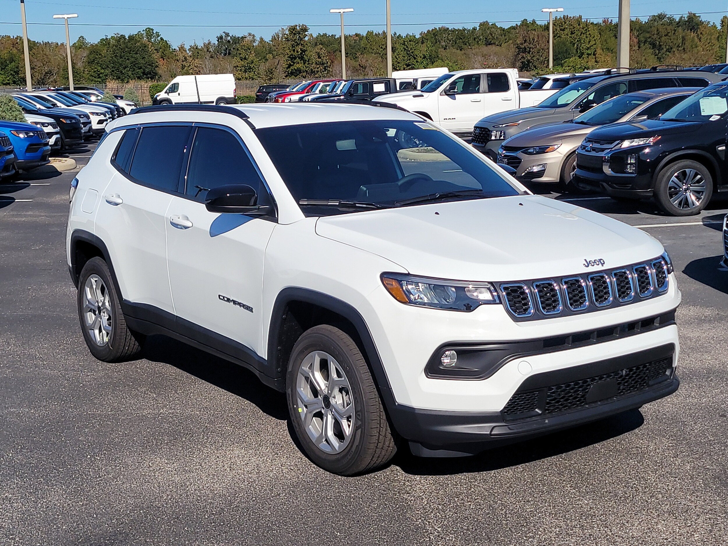 2026 Jeep Compass Latitude photo 2