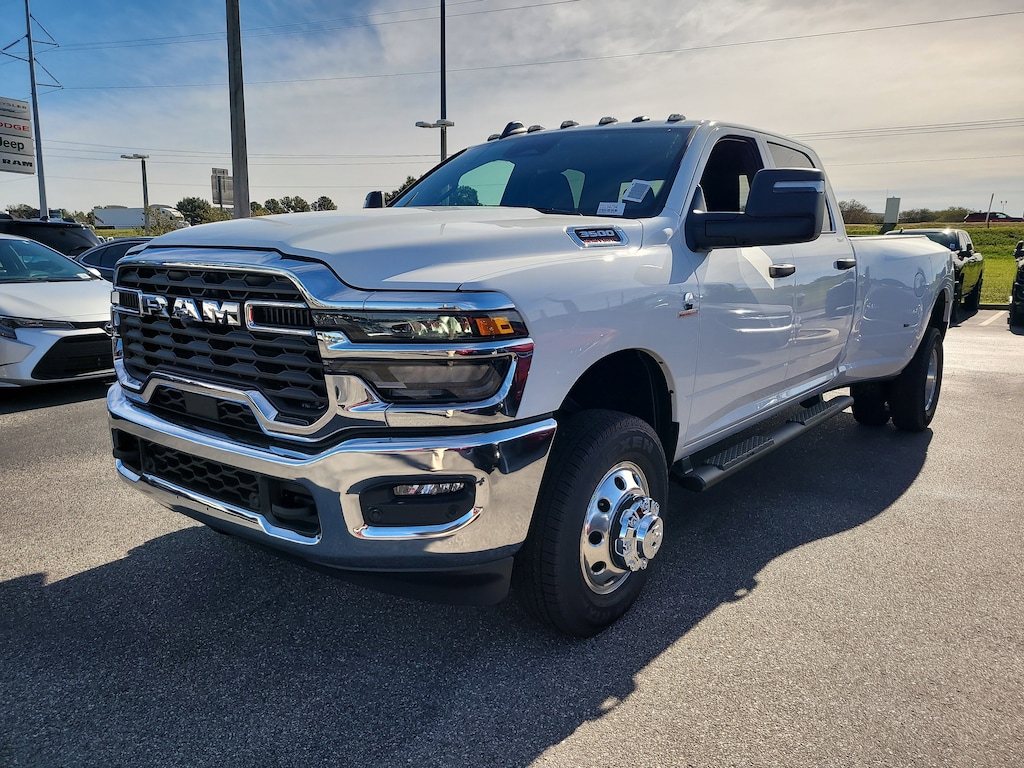 New 2026 Ram 3500 TRADESMAN CREW CAB 4X4 8' BOX Pickup
