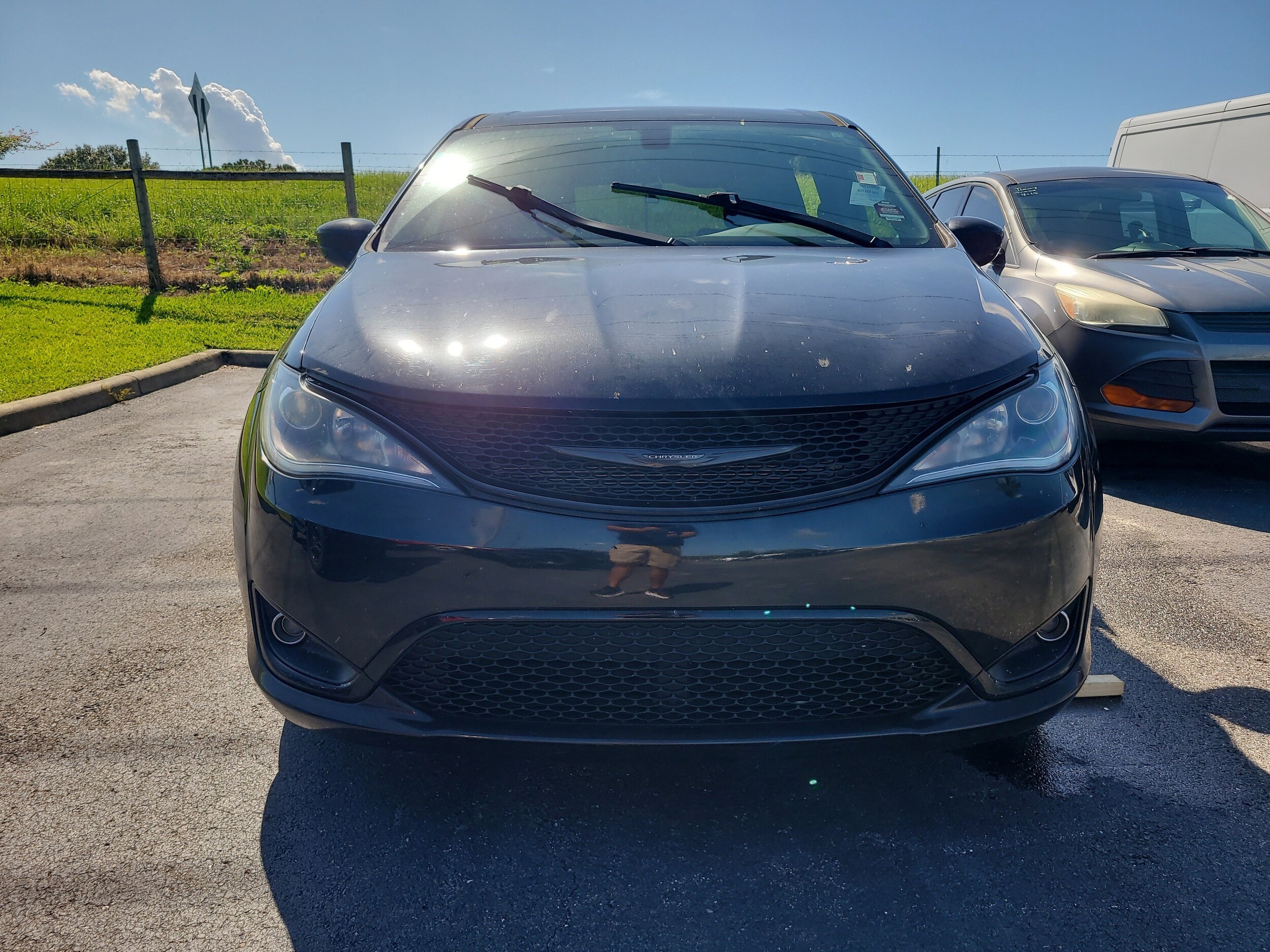 2020 Chrysler Pacifica Touring photo 2