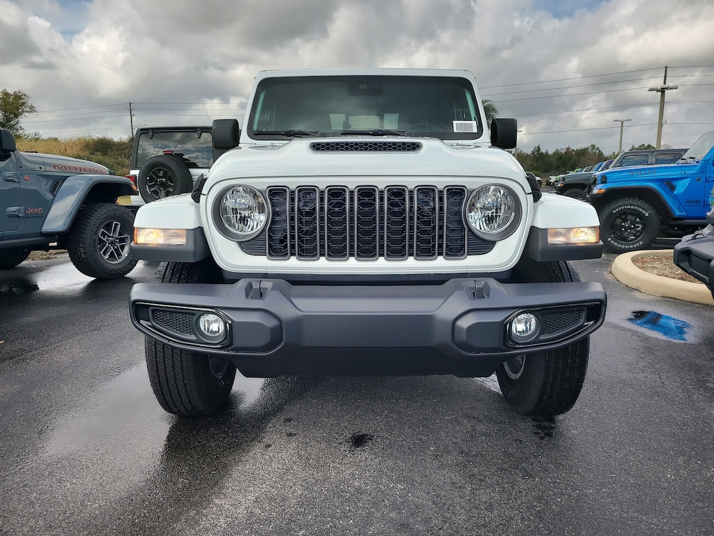 New 2025 Jeep Gladiator SPORT S 4X4 Pickup