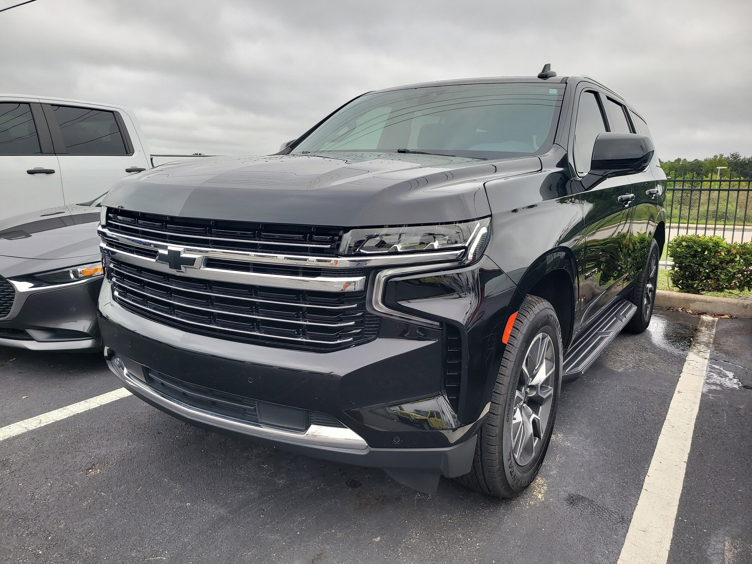 2022 Chevrolet Tahoe LT photo 3