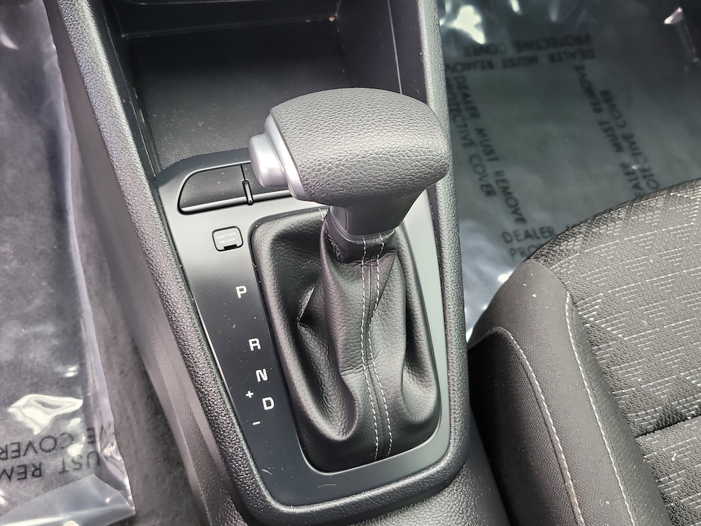 2022 Kia Rio S photo 23