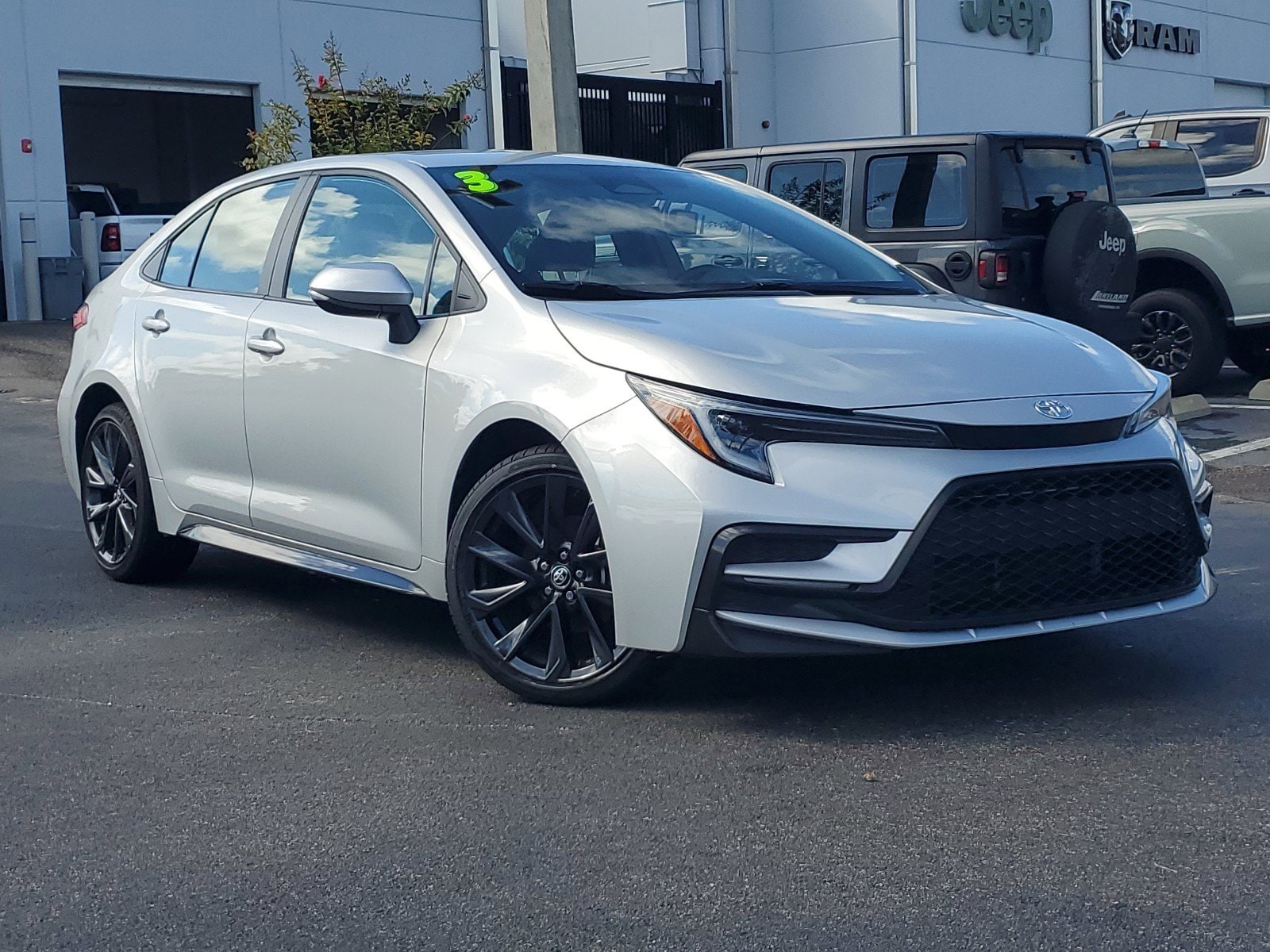 Used 2023 Toyota Corolla SE with VIN 5YFS4MCE3PP143956 for sale in Lakeland, FL