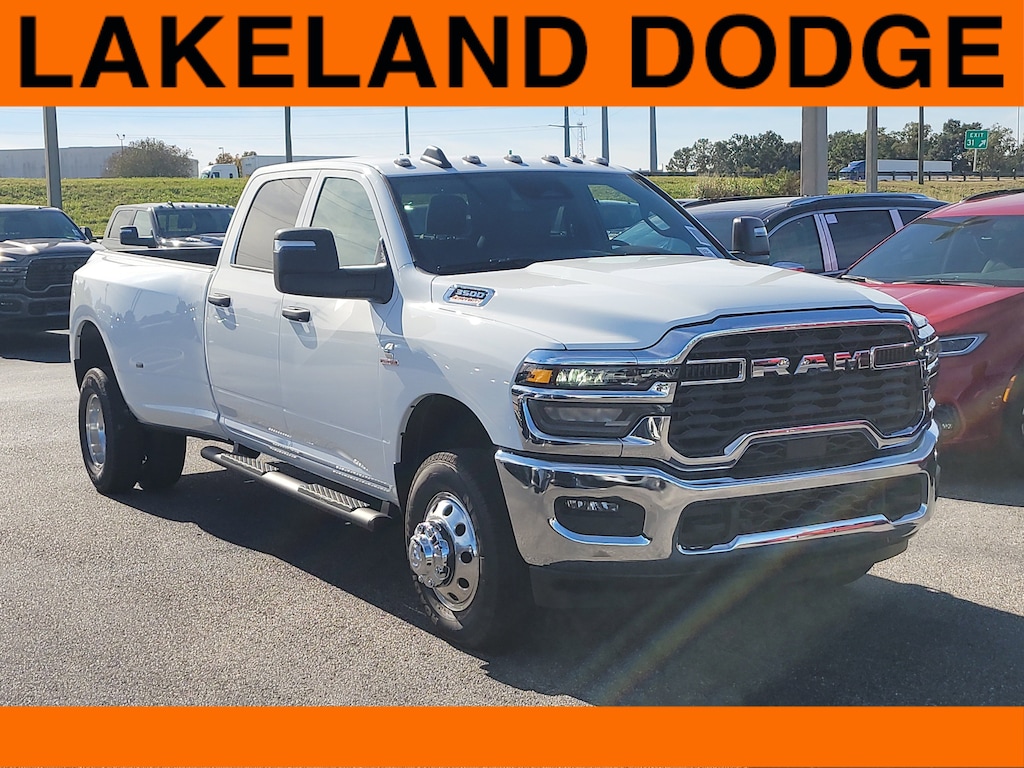 New 2026 Ram 3500 TRADESMAN CREW CAB 4X4 8' BOX Pickup