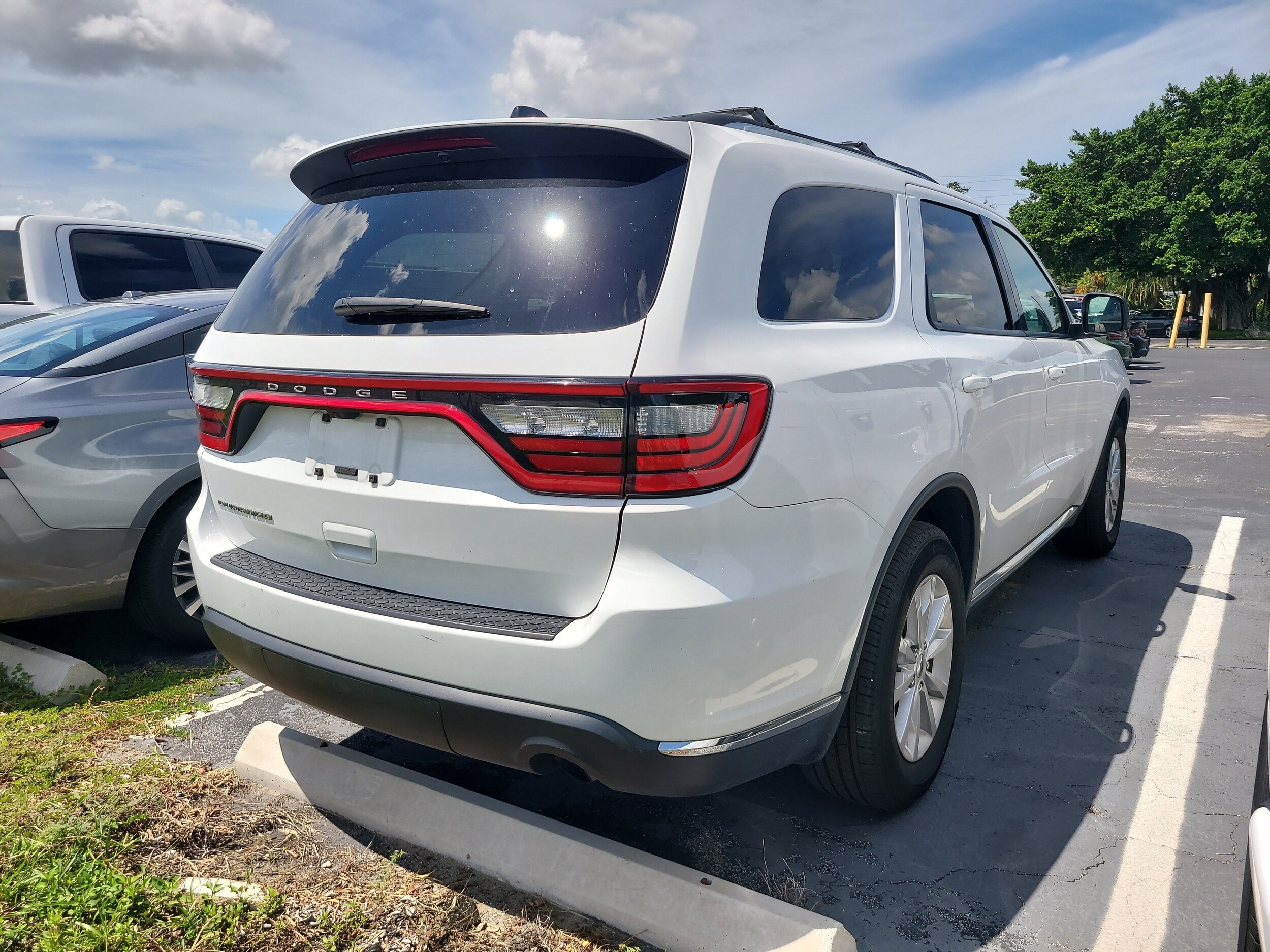 2023 Dodge Durango SXT photo 4