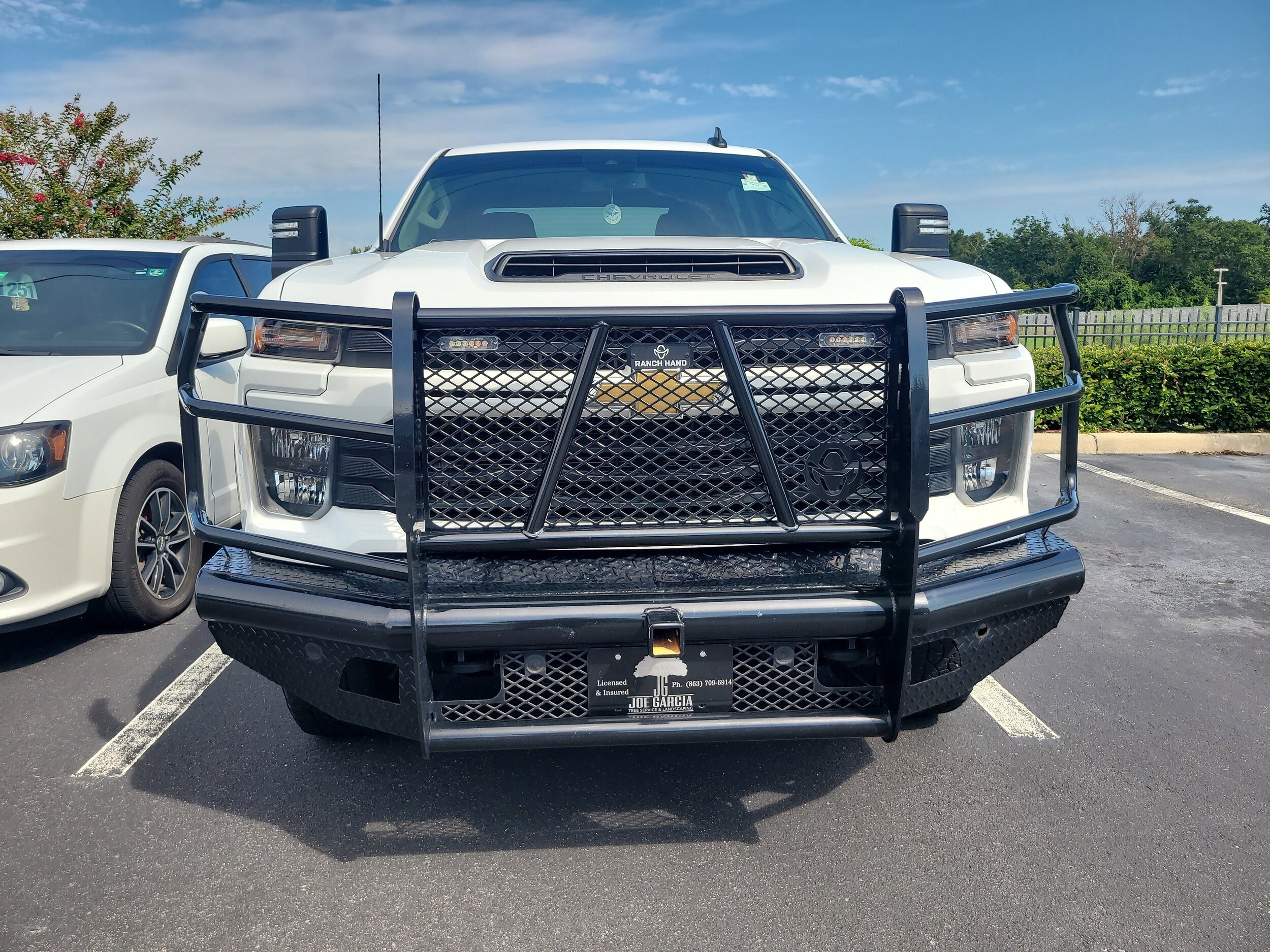 2024 Chevrolet Silverado 2500HD Custom photo 2