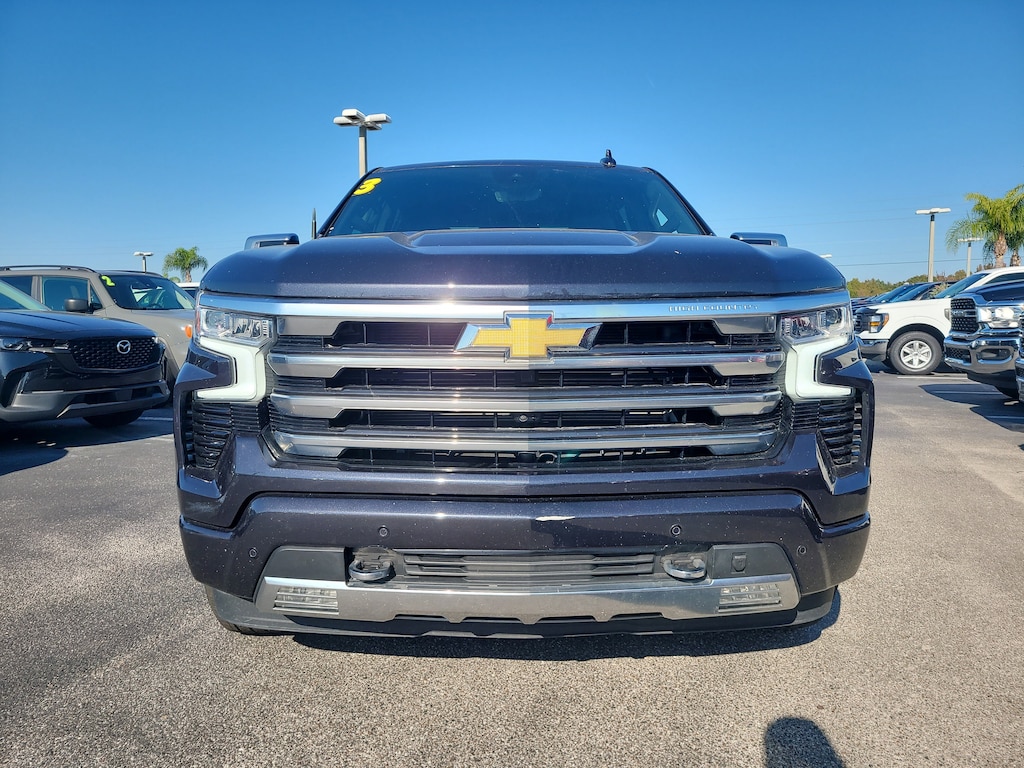 2023 Chevrolet Silverado 1500 High Country photo 2