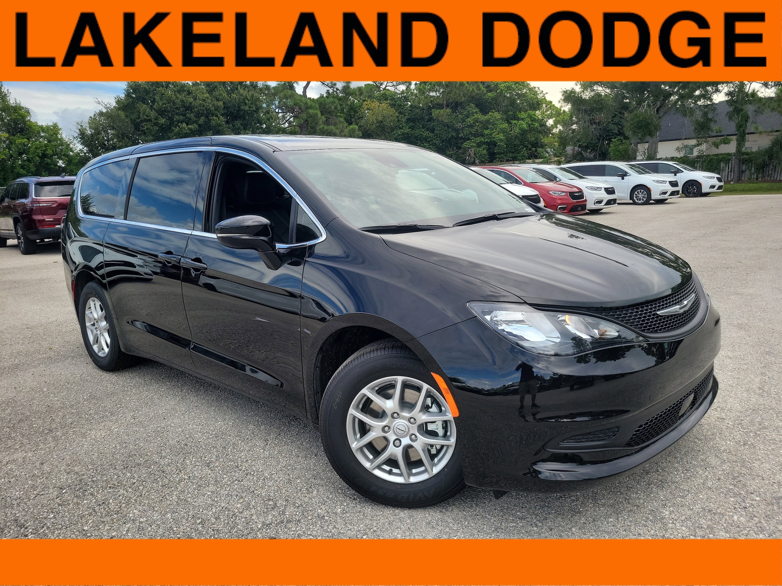 2026 Chrysler Voyager LX's photo