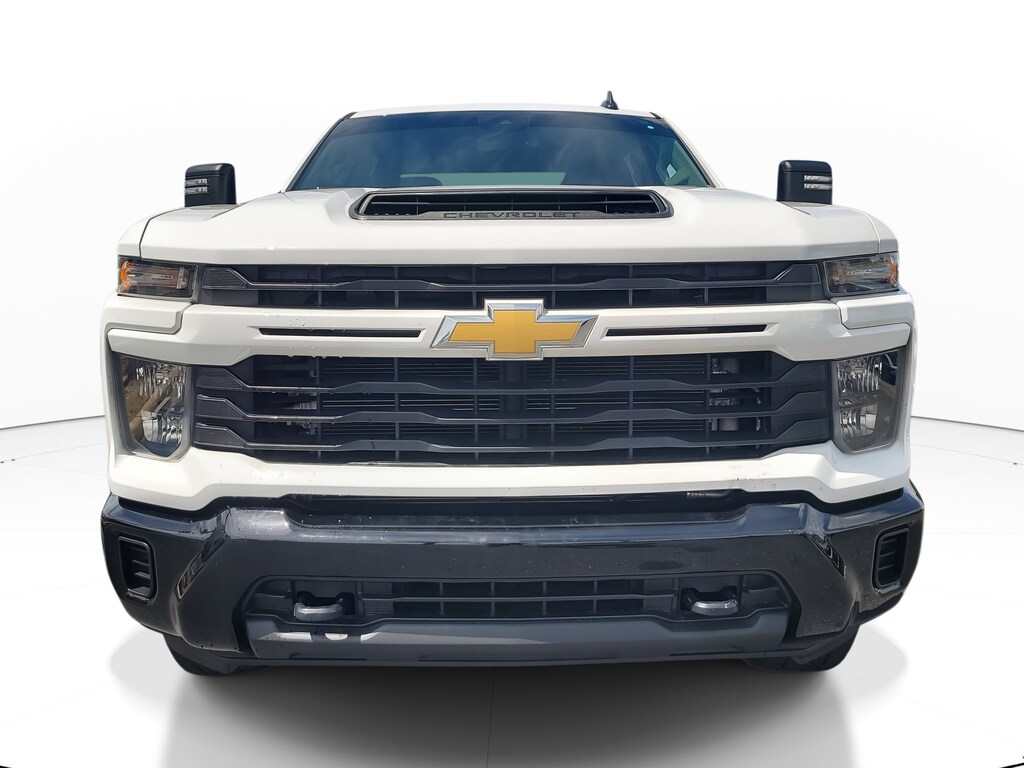 2024 Chevrolet Silverado 2500HD Custom photo 2