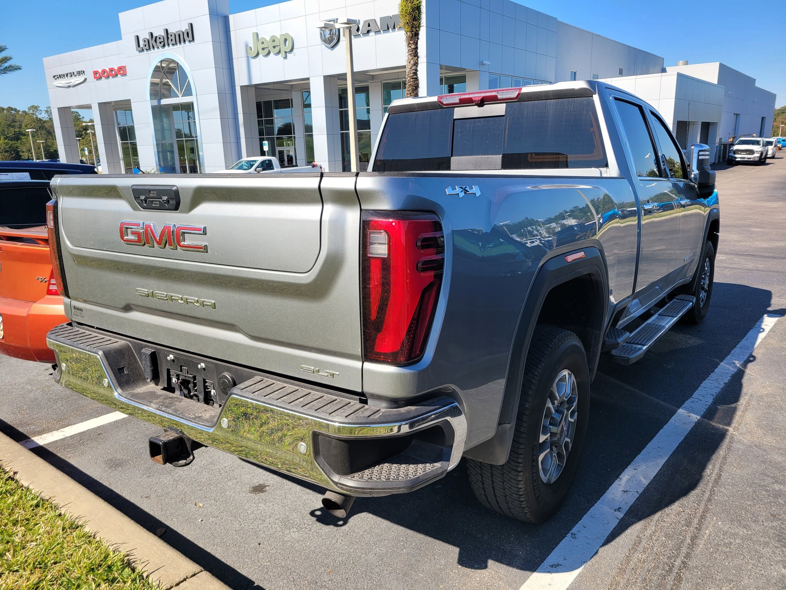 2024 Gmc Sierra 2500 HD SLT photo 3